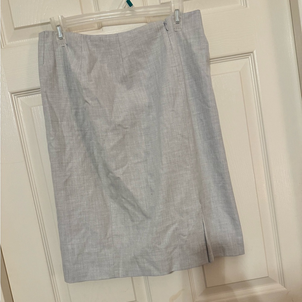 Light grey skirt, size M